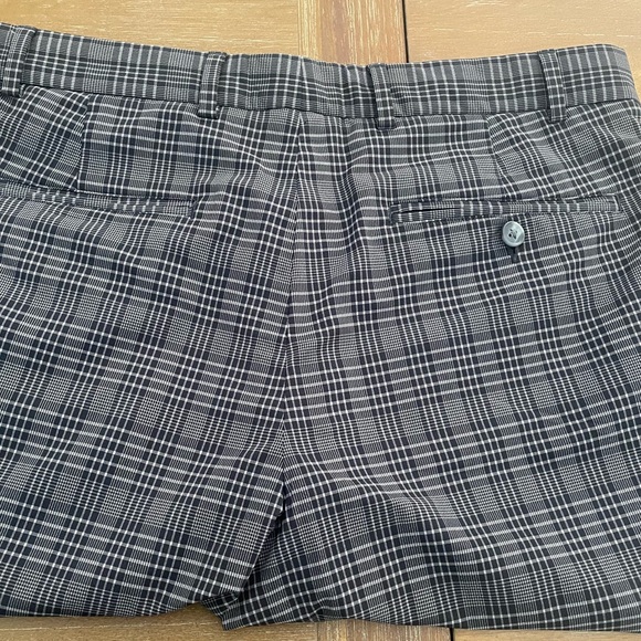 Walter Hagen Golf Expedition Shorts Outdoor Mens Size 32 grey and black Plaid - Picture 2 of 5